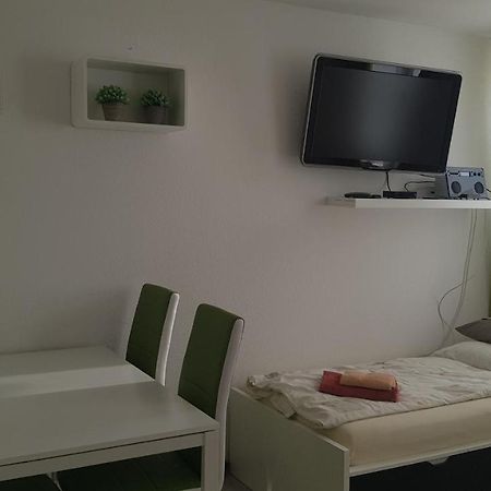 Sonniges Modernes Appartement Hoehenberg Keulen Buitenkant foto