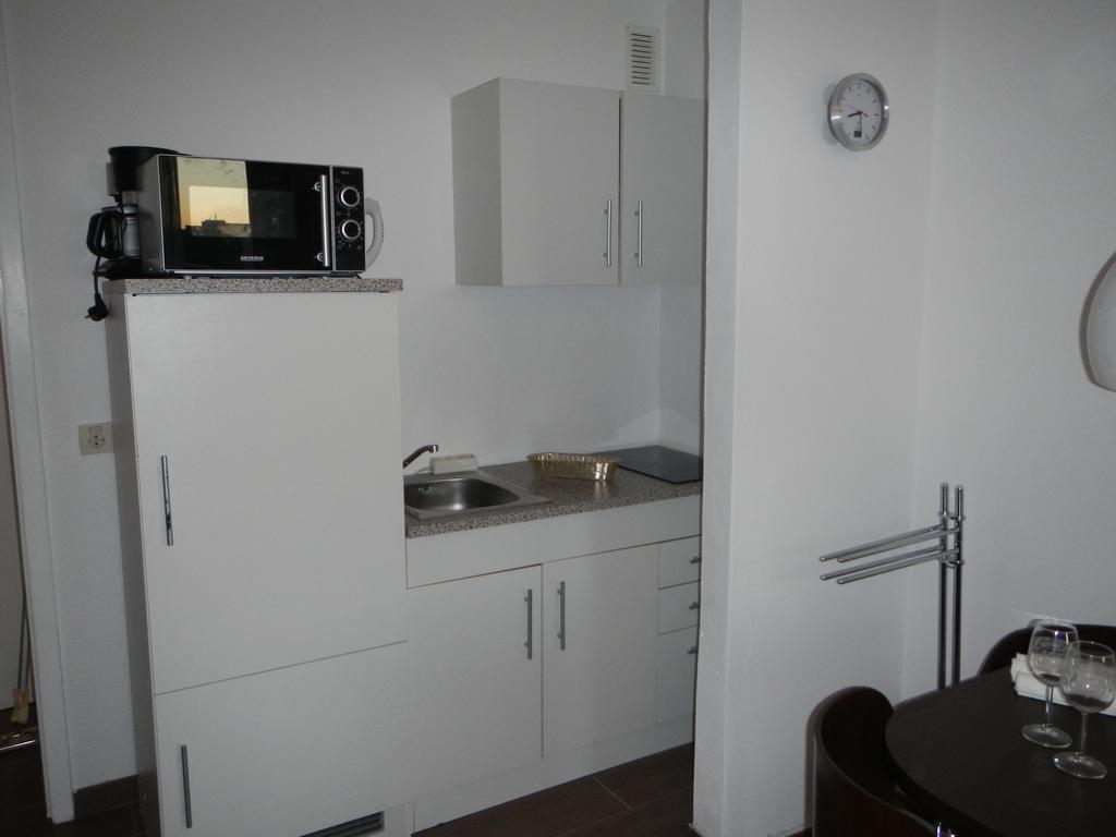 Sonniges Modernes Appartement Hoehenberg Keulen Buitenkant foto
