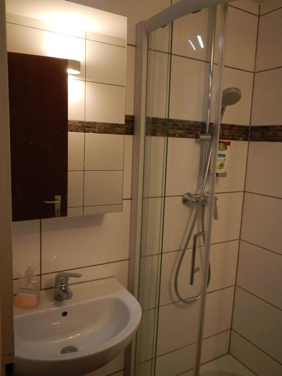 Sonniges Modernes Appartement Hoehenberg Keulen Buitenkant foto