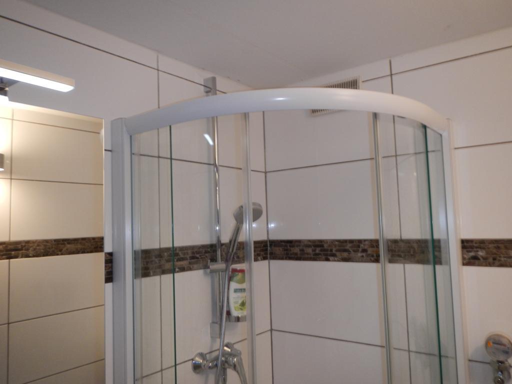 Sonniges Modernes Appartement Hoehenberg Keulen Buitenkant foto