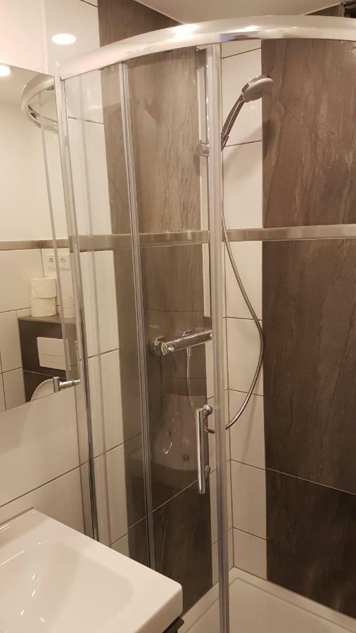 Sonniges Modernes Appartement Hoehenberg Keulen Buitenkant foto