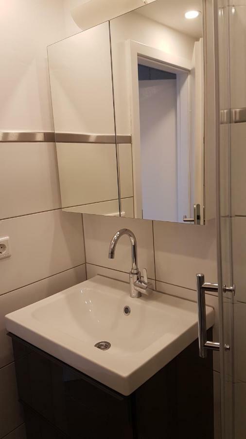 Sonniges Modernes Appartement Hoehenberg Keulen Buitenkant foto