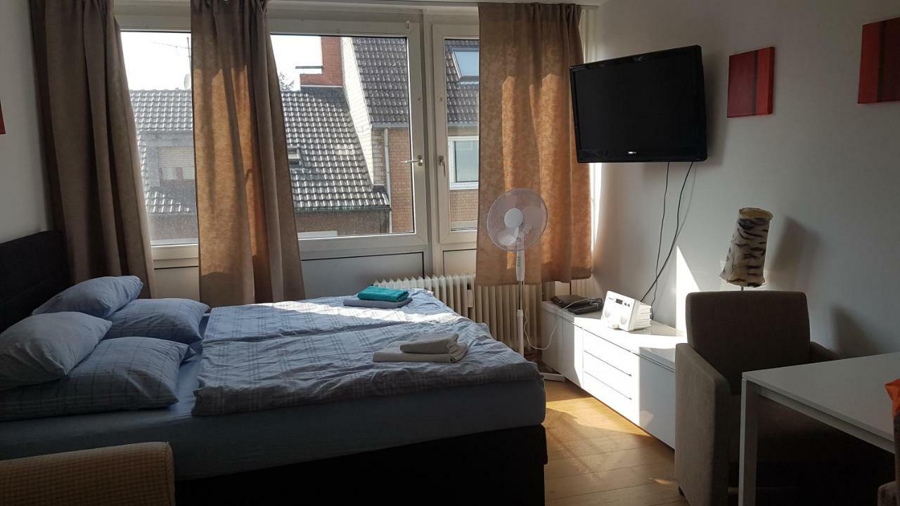 Sonniges Modernes Appartement Hoehenberg Keulen Buitenkant foto