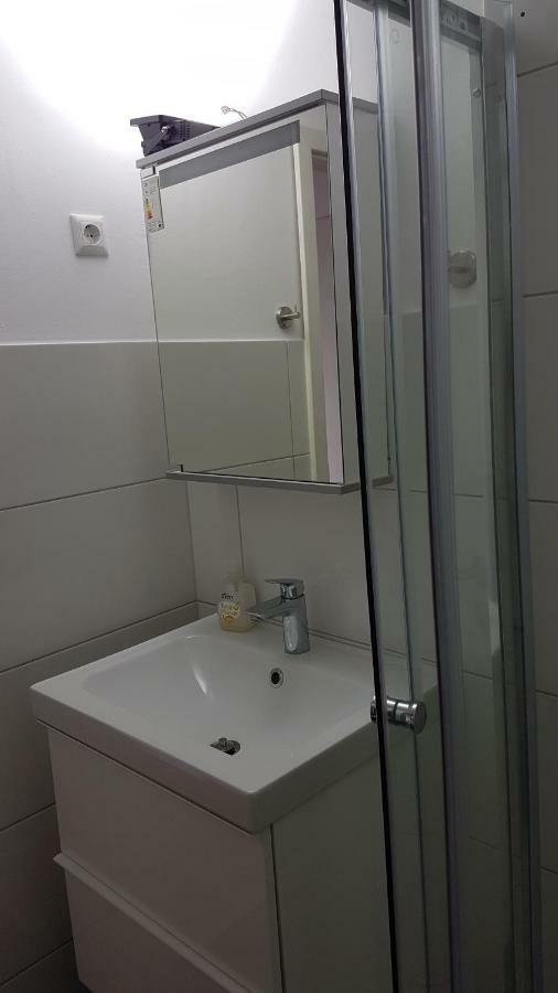 Sonniges Modernes Appartement Hoehenberg Keulen Buitenkant foto