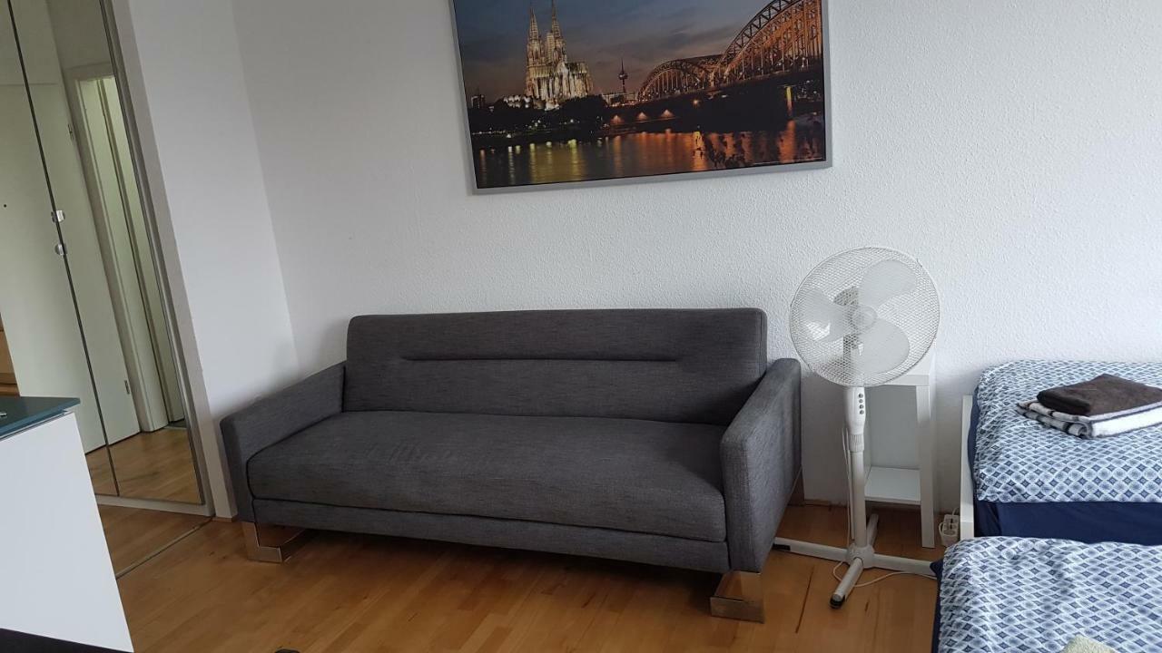 Sonniges Modernes Appartement Hoehenberg Keulen Buitenkant foto