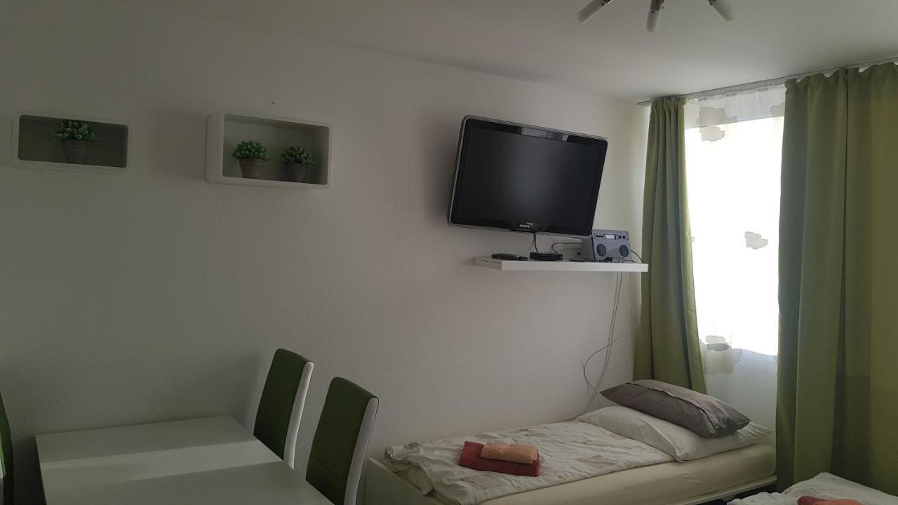 Sonniges Modernes Appartement Hoehenberg Keulen Buitenkant foto